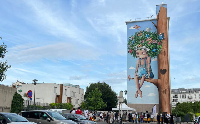 Romainville : la nouvelle fresque du programme « La place des femmes dans l’espace public » a été inaugurée et est signée Vinie !